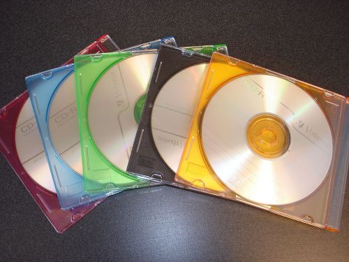 Lot of 5 Verbatim CD-R with assorted colored cases - 80 Min/700MB