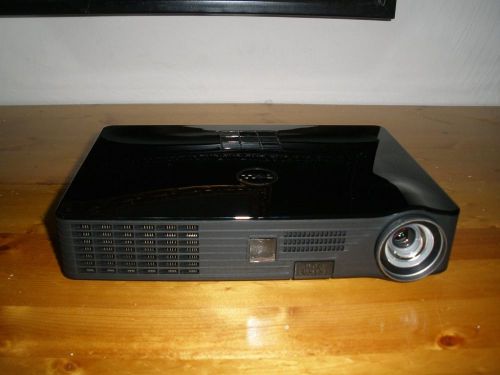 Dell wireless led projector - model m900hd with powerpoint wireless pointer for sale