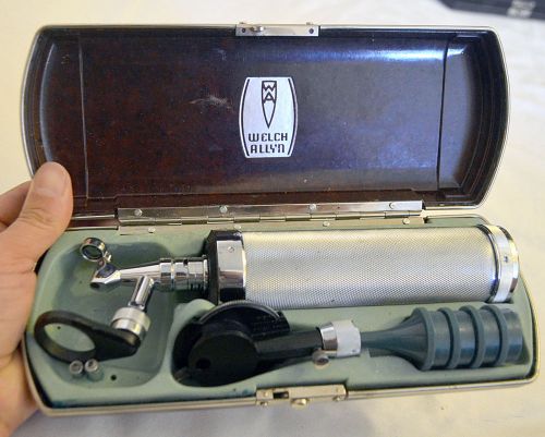Vintage Working Welch Allyn Otoscope Ophthalmoscope Diagnostic Set Hard SnapCase