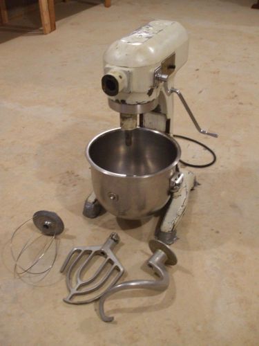Hobart 20 qt a-200 mixer with bowl and attachments 115 v for sale