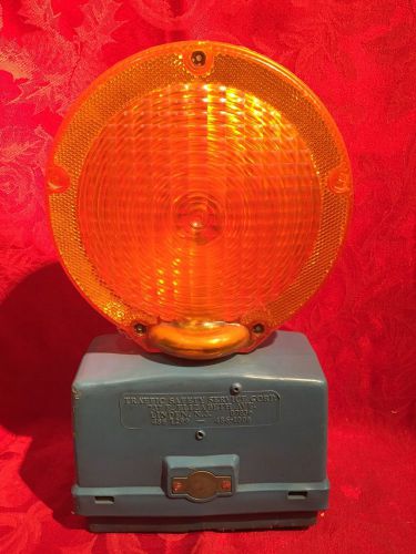 Vtg yellow flashing light road construction safety caution traffic barrier light for sale