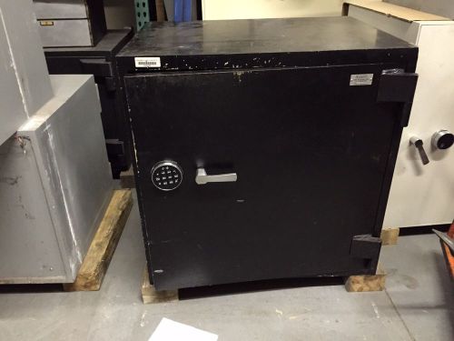 Lefebure TL-15 Right hand Safe with 6 Lockers, 32 1/2&#034; H x 32 1/2 &#034; W x 24&#034; D.