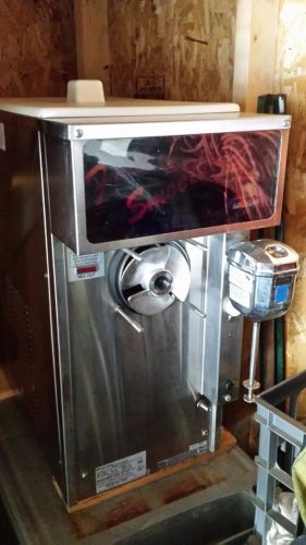 Royal smoothie machine with attached mixer