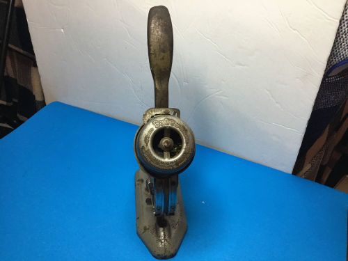 VINTAGE BATES AUTOMATIC EYELETER HAND PRESS IN GOOD WORKING CONDITION