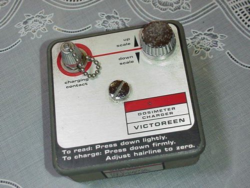Victoreen Model 2000A Dosimeter Charger Used