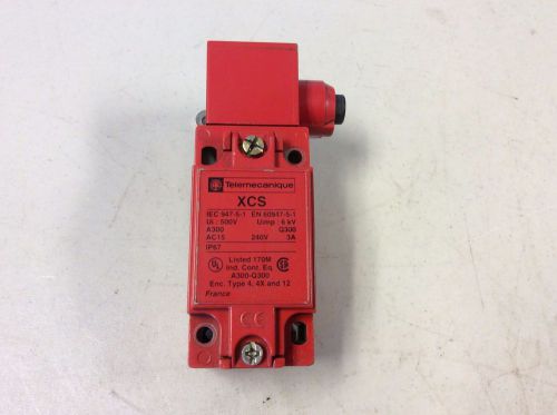 Telemecanique XCS-B703 Safety Limit Switch XCSB703 XCS B703