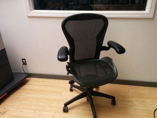 AERON FULLY ADJUSTABLE ERGONOMIC CHAIR Charcoal SIZE B w/LUMBAR Herman Miller