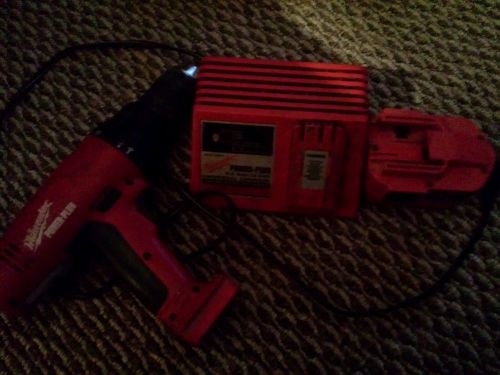 Milwaukee 0514-20 14.4V 1/2&#034; Hammer Drill battery and charger doesn&#039;t work???