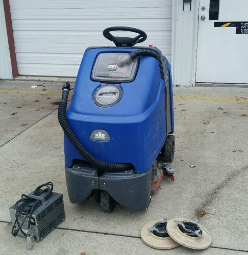Windsor Chariot CSX24 I-Scrub 24&#034; Disk Floor Scrubber  !!!Free Shipping !!!