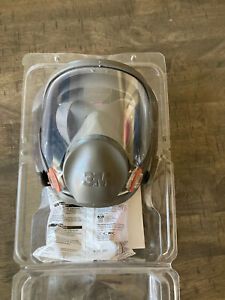 3M 6800 Full Face Respirator Size Medium W/ filters Nice