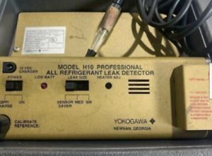 JOHNSON CONTROLS  REFRIGERANT LEAK DETECTOR PROFESSIONAL in CASE: YBM #15141