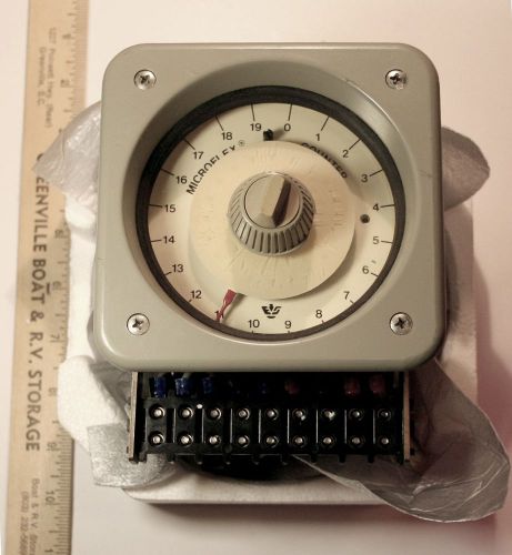 Eagle signal hz42a60718 microflex 19 counts counter m:5 code a 82 120v 15a for sale