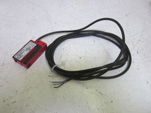 LEUZE ELECTRONIC GS 06/66.2-2 PHOTOELECTRIC SENSOR 10-30VDC *NEW OUT OF A BOX*