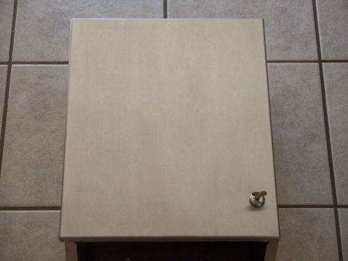 COMMERCIAL STAINLESS PAPER TOWEL DISPENSER NEW