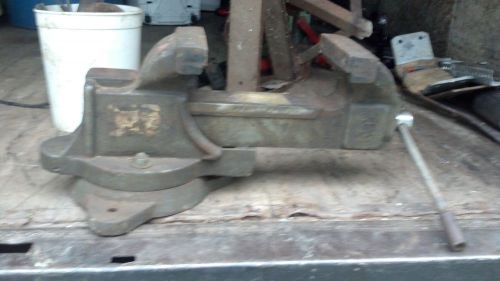 bench vise 8&#034; jaw , swivel , 6&#034; wide