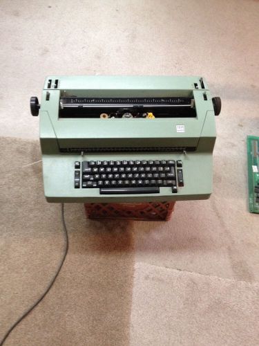 IBM SELECTRIC II TYPEWRITER GREEN. WORKS Vintage