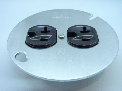 (4) Bryant BRY5382 Heavy Duty Duplex Receptacles On 4&#034; Round Metal Box Covers t2