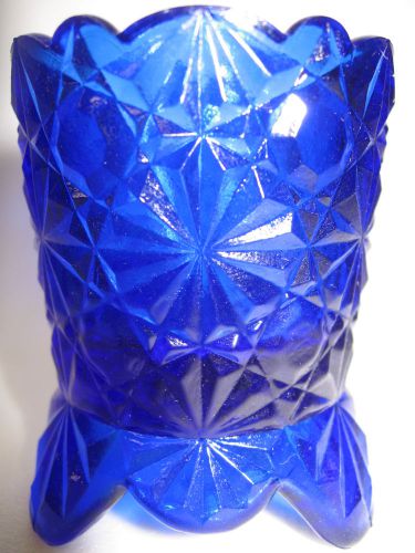 Cobalt Blue glass daisy and button pattern tabletop toothpick holder boyd queen