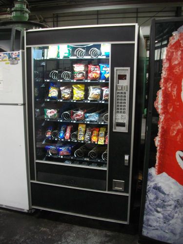 Automatic Products snack vending machine 7600