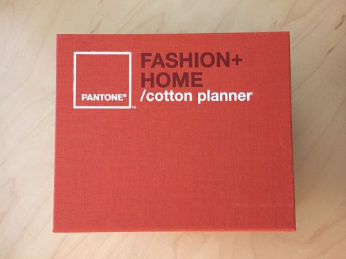 Pantone Fashion+Home /Cotton Planner - 2100+ cotton colors - TCX 2100 Like N e w