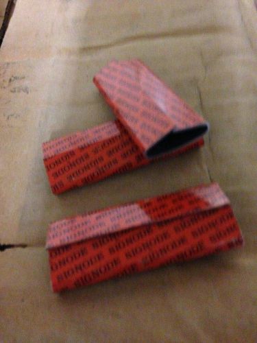 Signode 3/4&#039;&#039; x 2 1/4&#039;&#039; Push On Seals for STEEL strapping, Box of 700
