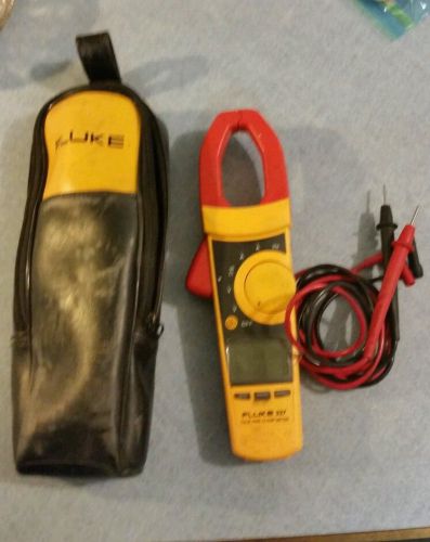 Fluke 337 true RMS clamp meter with soft case
