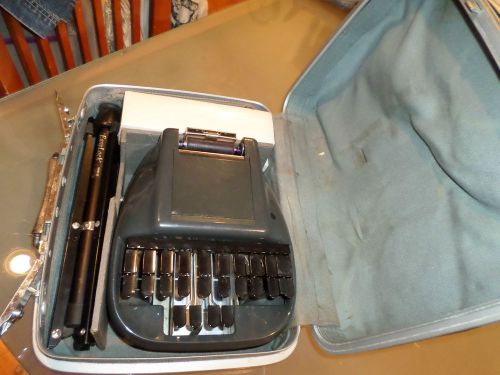 Stenograph Court Reporting Writer In Case w Tripod &amp; Paper Dark Grey Works Great