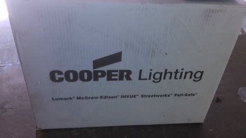 Cooper Lighting Wal-Pak, Cat.#wpp15, 150W MT Prism Glass Lens LMP BRZ