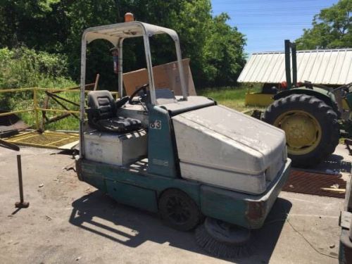 Tennant 385 Sweeper Used Equipment