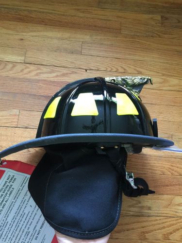 New In Box! Cairns 1010 Defender Standard Fire Helmet With Face shield