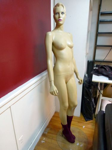 Vintage 1980&#039;s Female mannequin - Full size with Molded Hair - Brigitte Nielsen