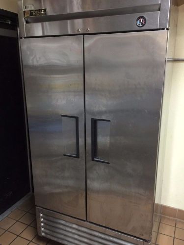 True double solid door reach-in freezer 35 cubic feet t-35f &#034;9 months old&#034; for sale