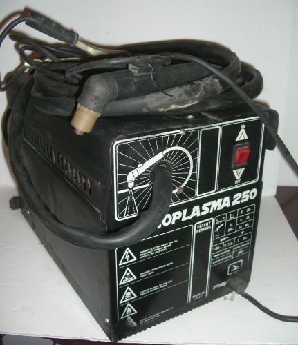 ASTROPLASMA 250 made in ITALY PLASMA CUTTER w/ extra consumables