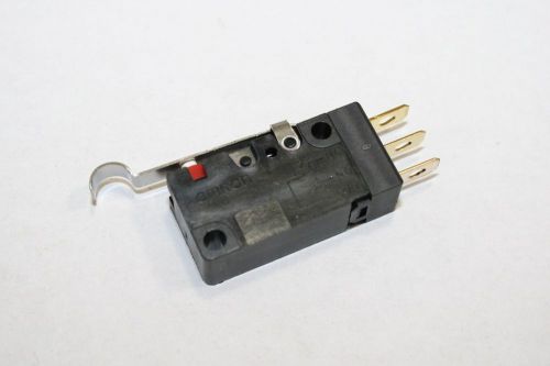 New omron d2vw-5l3-1hs  micro switch, roller lever, spdt 5a 250v for sale