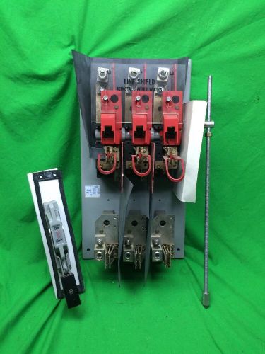CUTLER HAMMER DISCONNECT SWITCH CAT# C361SF 200A 3 POLE / PHASE FUSED W/ HANDLE