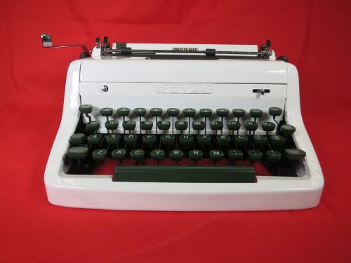 Royal  quiet deluxe manual  typewriter vintage seller refurbished for sale