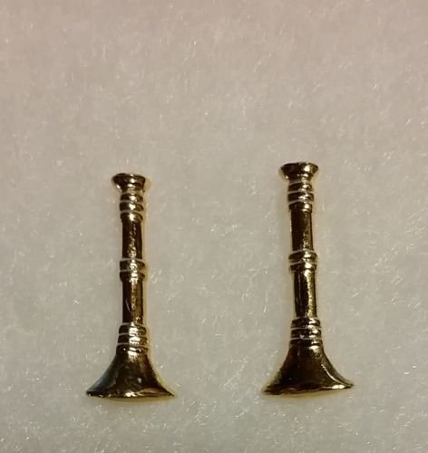 Fire~lieutenant 1~rank insignia~bugle collar/lapel pins 3/4&#034;  1 pair gold tone for sale