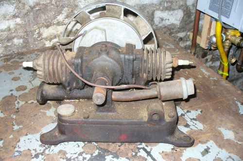 Antique  Maytag  Engine Model 72      2 cylinder