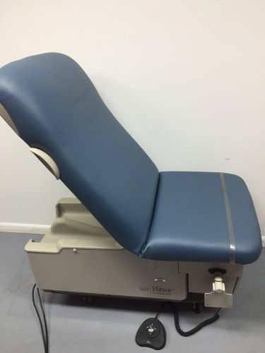 Midmark Ritter 223 Power Exam Table With Foot Control