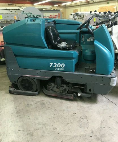 Tennant 7300 40&#034; ride on floor scrubber with ech20 and free shipping! for sale