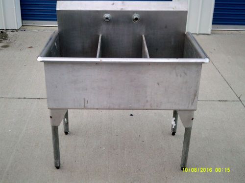 COMMERCIAL/INDUSTRIAL/RESTAURANT STAINLESS STEEL TRIPLE BASIN SINK