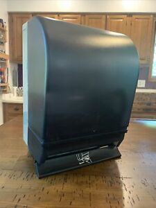 Brand New Bathroom Paper Towel Dispenser Commercial Retail