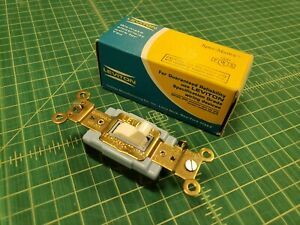 Leviton - Spec Grade Light Switch - White - 15A 120-277V SPST - NOS