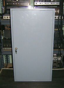 MMF Idustries Steel Wall Mount Key Cabinet with Lock, Extra Large for 300 Keys