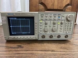 Tektronix TDS520A 500MHz 500MS/s Power Tested Oscilloscope Two Channel Digital