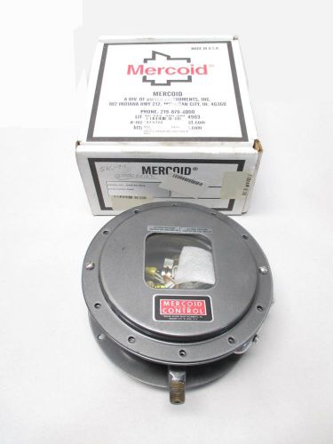 NEW MERCOID DAW-33-153-5 PRESSURE 2-60 PSI 120/240V-AC SWITCH D425708