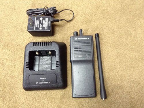 Motorola HT1000 VHF radio with charger ant. great condition H01KDC9AA3DN #1