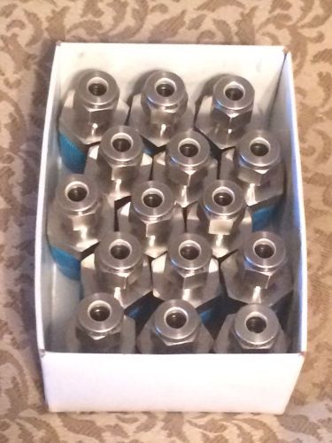 Swagelok stainless steel 1/4&#034; t x  1/2&#034;mpt connectors for sale