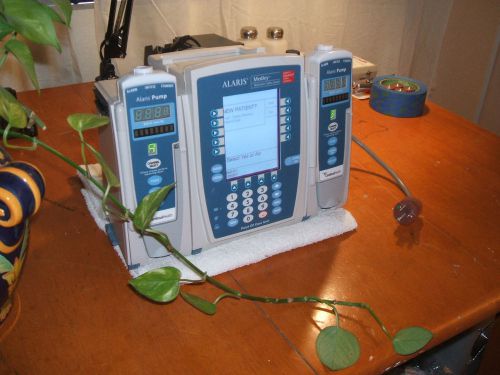 Alaris 8000 infusion pump controller w/ 2 pump module/drug lib./working cond&#039;n for sale