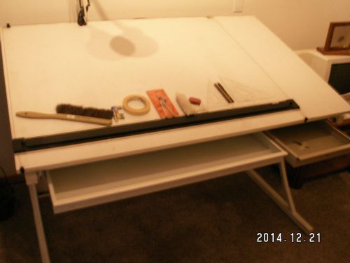 drafting table by PLAN HOLD